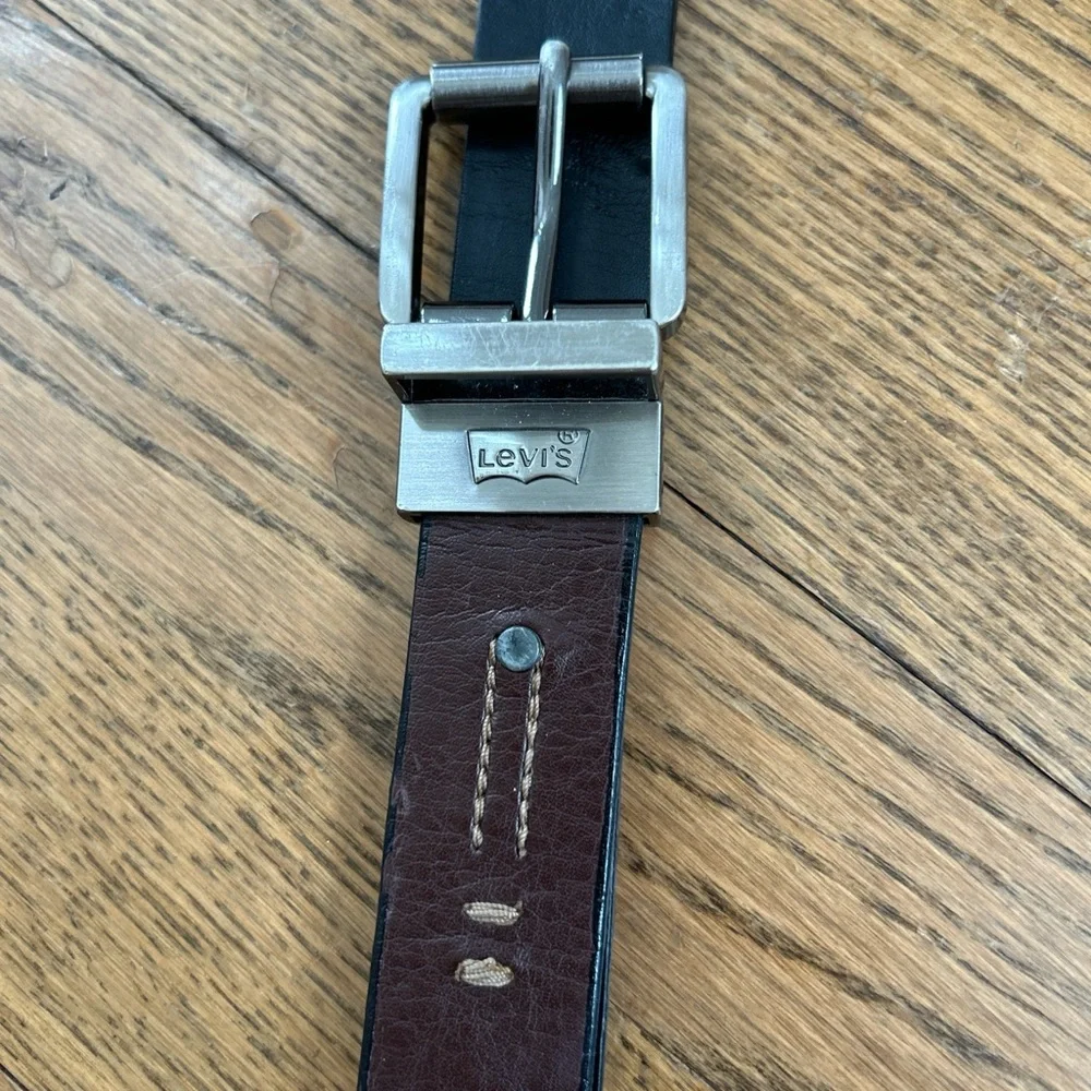Levi’s Little boys brown belt with silver buckle #buckle Size small (22-24in)
